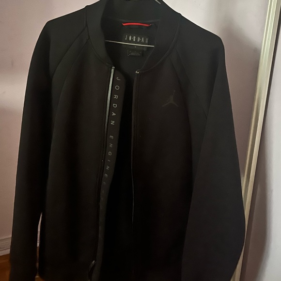 M Jordon ligh jacket ( M) - Picture 2 of 7